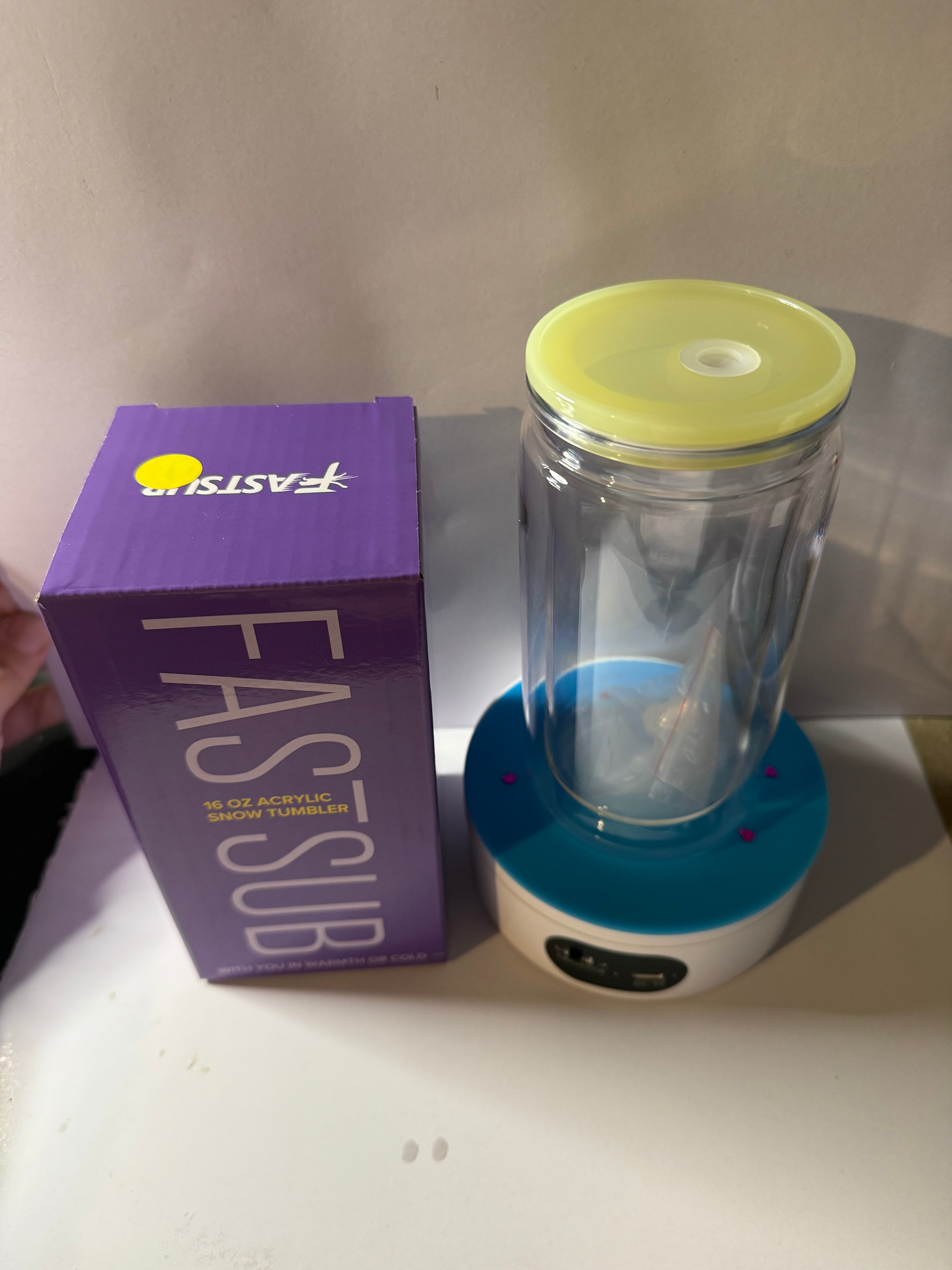 Vaso amarillo translúcido